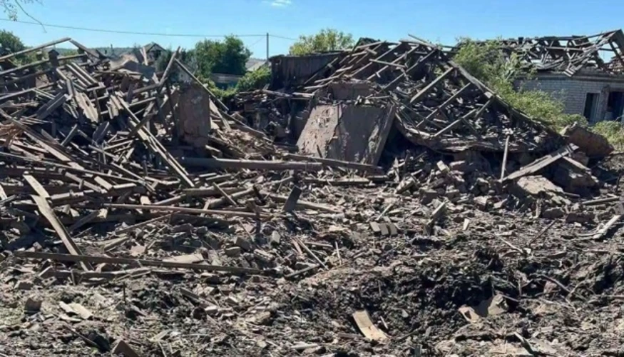 Будинок, зруйнований внаслідок авіаудару по селищу Билбасівка в Донецькій області, 30 серпня 2026 року