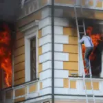 Наслідки влучання ворожого дрона в будівлю Національної академії наук України у Києві